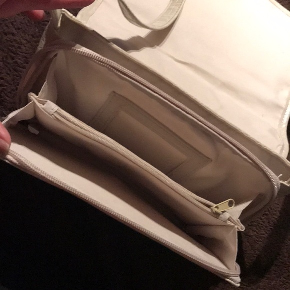 🌞3/$25 Small crossbody purse - Picture 3 of 6